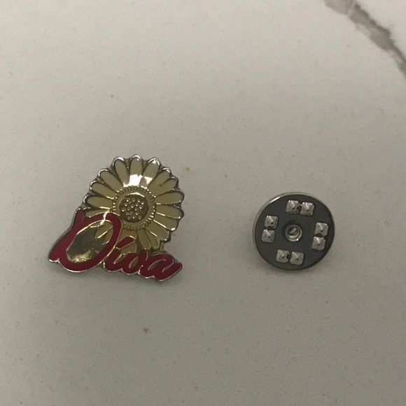 Vintage Diva and Daisy Lapel Hat pin Brooch - Picture 3 of 4